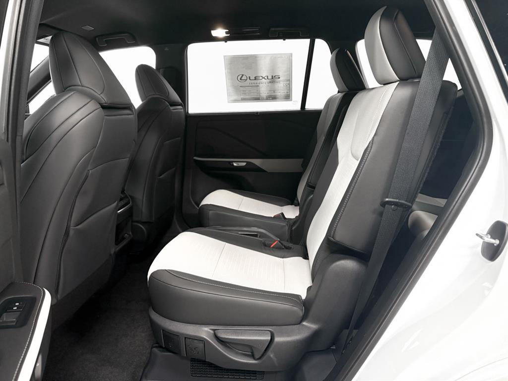 2025 Lexus TX 500h F SPORT Performance Premium photo 7