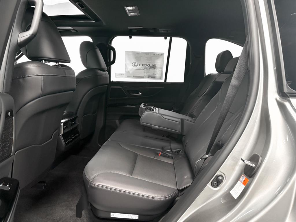 2025 Lexus LX Premium photo 4