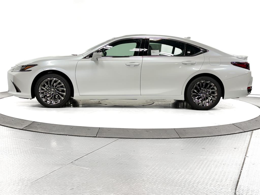 2025 Lexus ES 300h Ultra Luxury photo 8