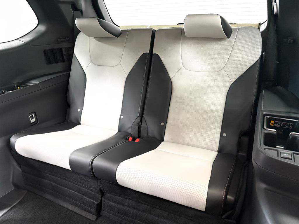 2026 Lexus TX 500h F SPORT Performance Premium photo 7