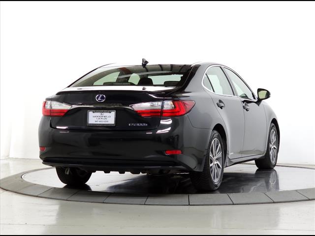 2016 Lexus ES 300h 