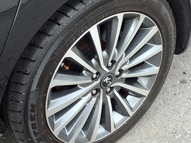 2017 Kia Cadenza Premium