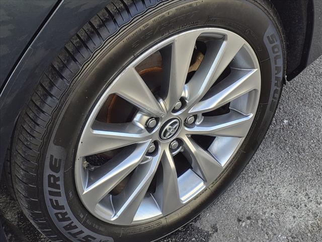 2016 Toyota Camry Hybrid XLE