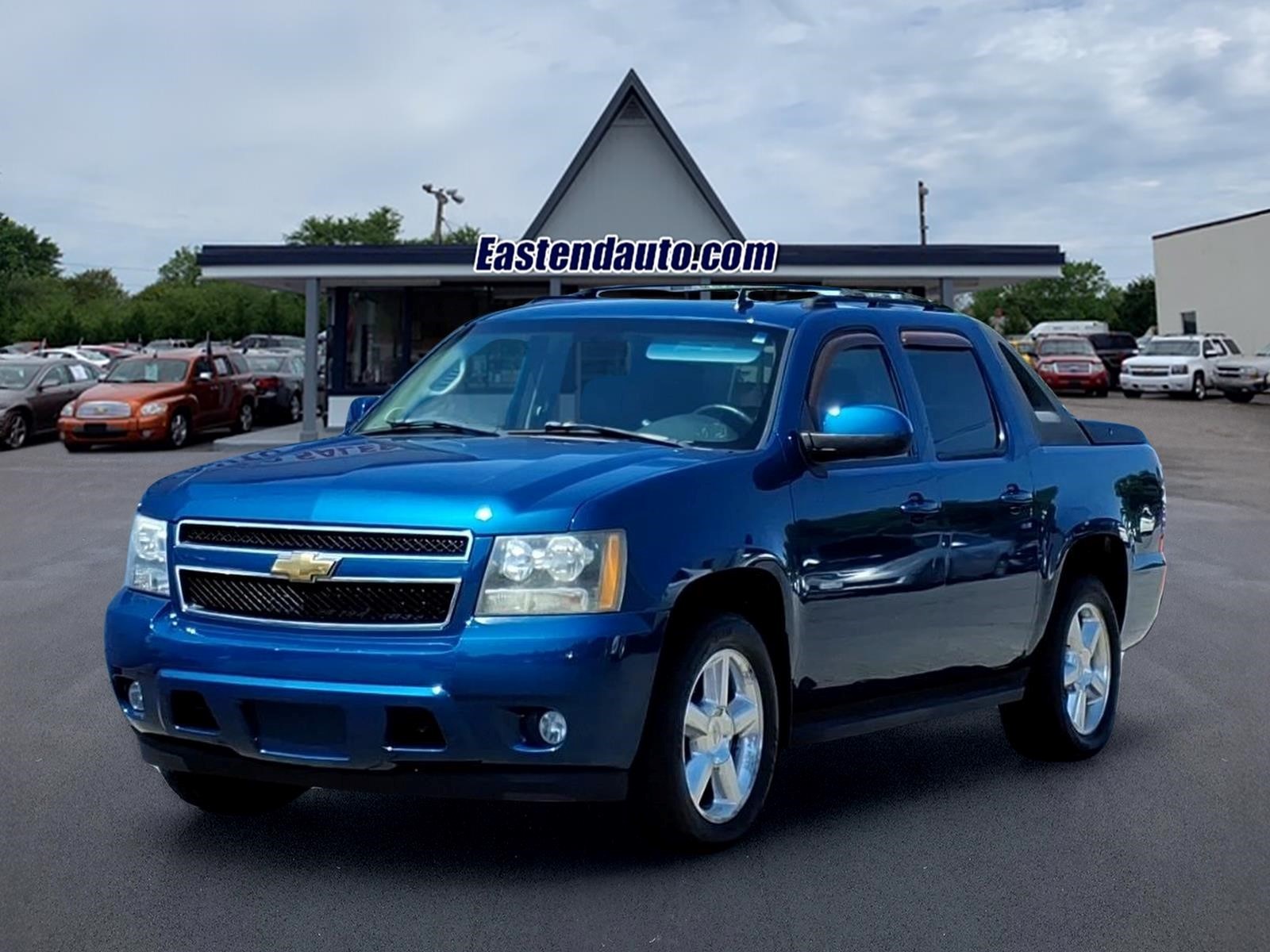 Dark Blue Metallic 2007 Chevrolet Avalanche Pickup Truck Four-Wheel Drive 4-Speed Automatic