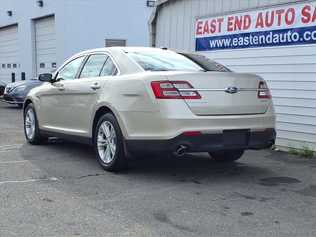 2018 Ford Taurus SE