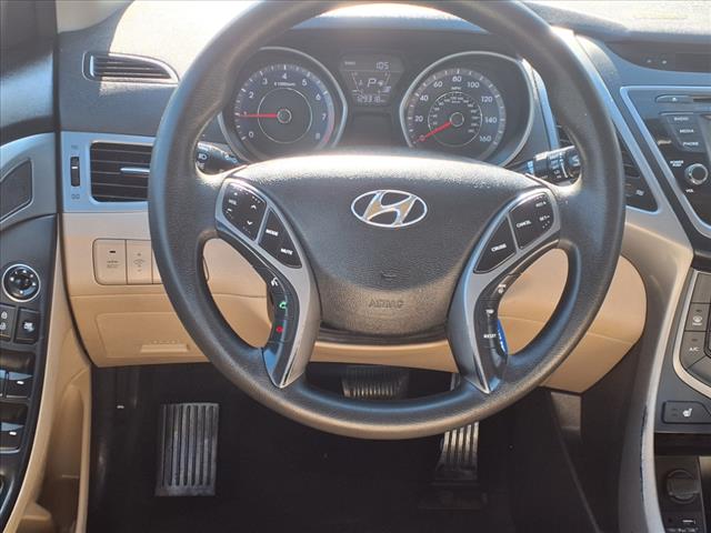 2014 Hyundai ELANTRA SE