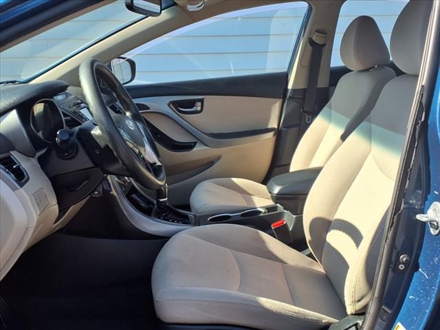 2014 Hyundai ELANTRA SE
