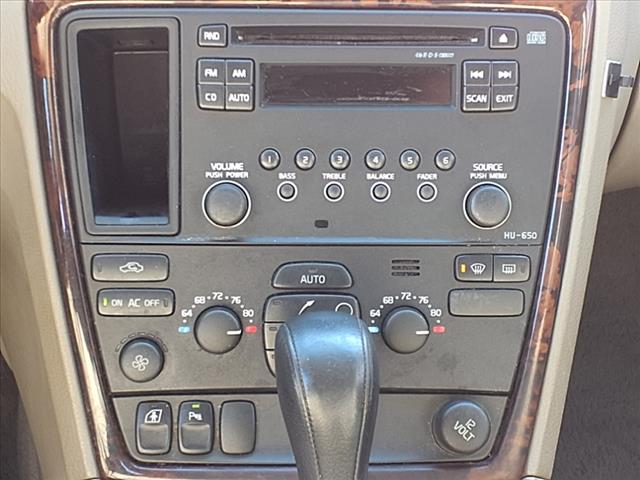 2006 Volvo XC70 Base