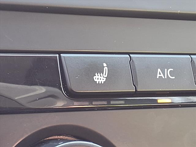 2015 Volkswagen Passat 1.8T Wolfsburg Edition