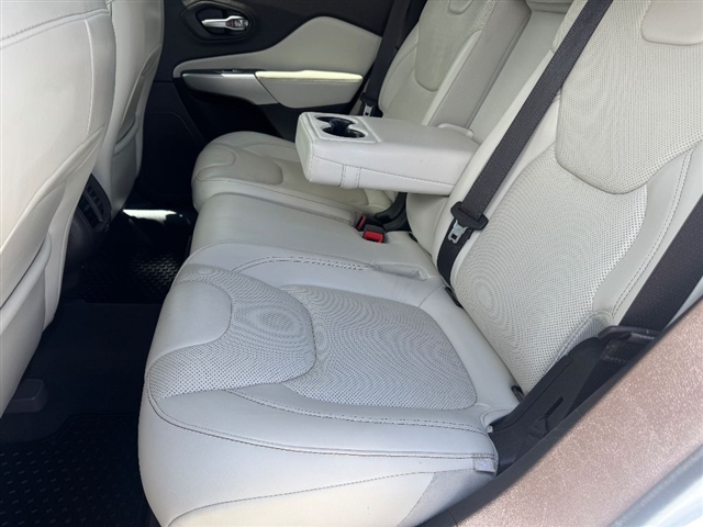 2016 Jeep Cherokee Overland