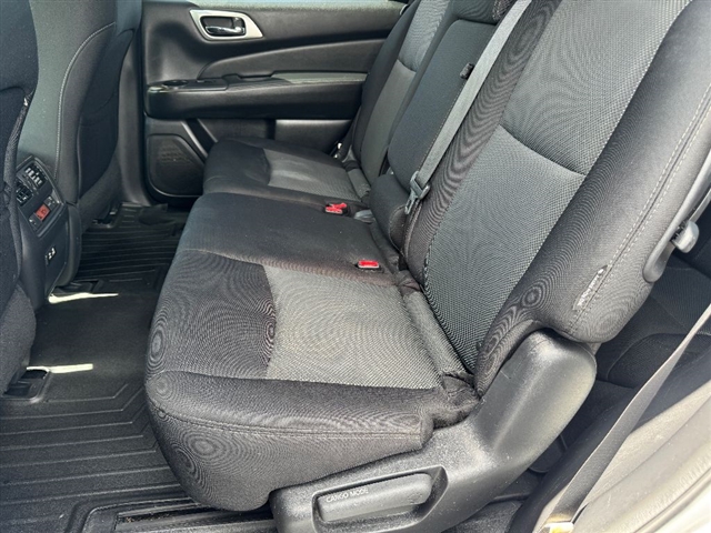 2019 Nissan Pathfinder S