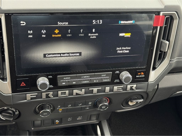 2025 Nissan Frontier SV