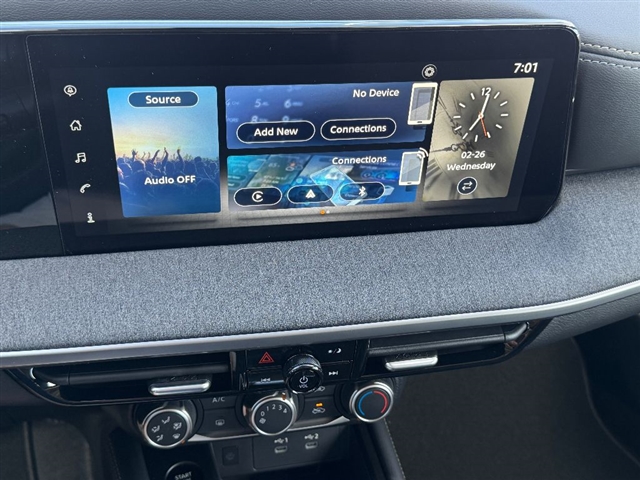 2025 Nissan Kicks SV