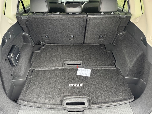 2025 Nissan Rogue Platinum