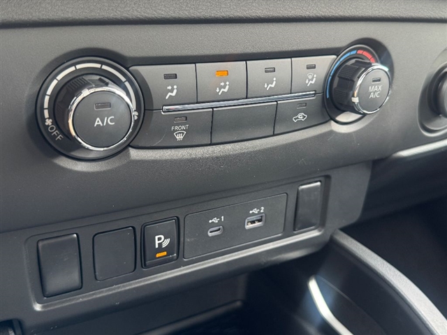 2025 Nissan Frontier SV