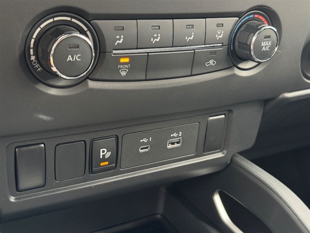 2025 Nissan Frontier SV