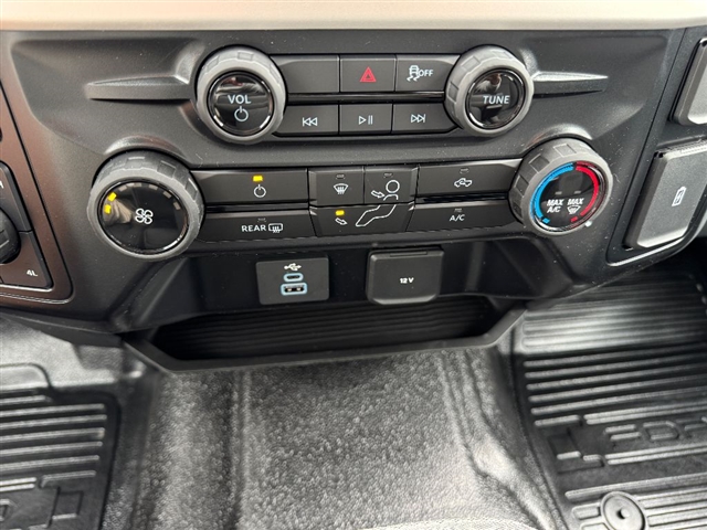 2025 Ford F-350 Super Duty XL