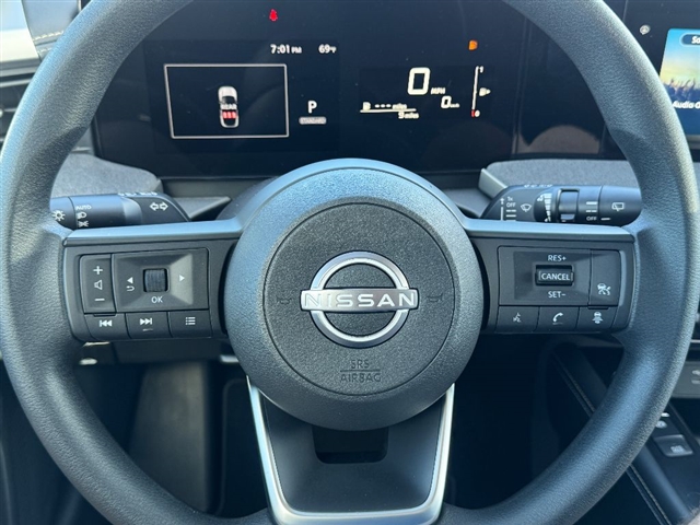 2025 Nissan Kicks SV