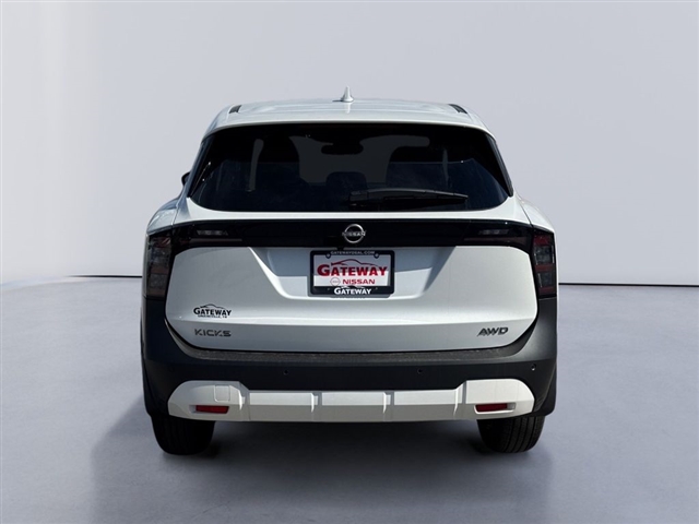 2025 Nissan Kicks SV