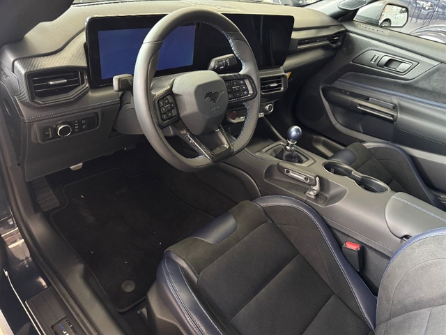 2025 Ford Mustang Dark Horse
