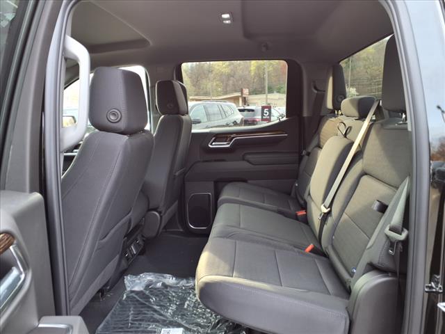 2025 GMC Sierra 1500 4WD CREW CAB 147  ELEVATI