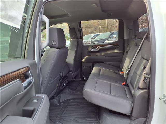 2025 GMC Sierra 1500 4WD CREW CAB 147  ELEVATI