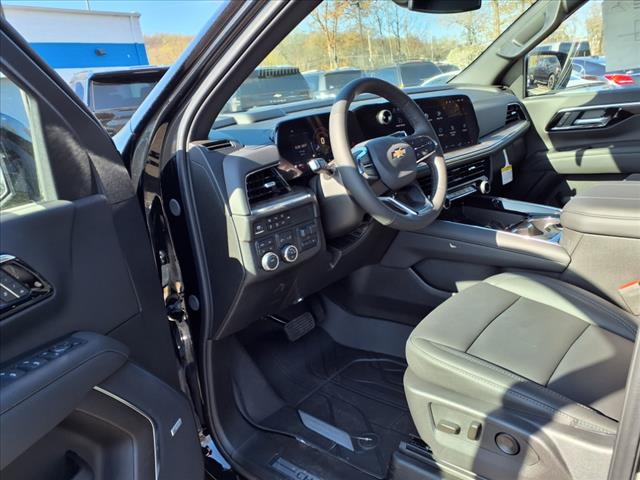 2025 Chevrolet Suburban 4WD 4DR LT