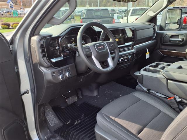 2025 GMC Sierra 2500HD 4WD REG CAB 142  SLE