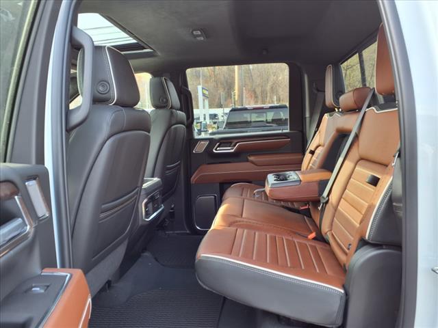 2025 GMC Sierra 2500HD 4WD CREW CAB 159  DENALI