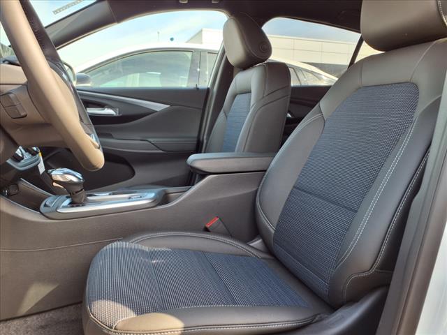 2025 Buick Envista FWD 4DR PREFERRED