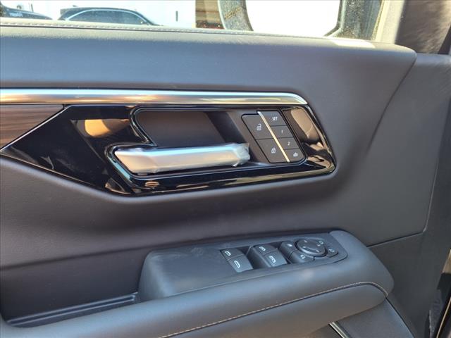 2025 Chevrolet Suburban 4WD 4DR LT