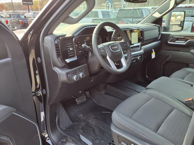 2025 GMC Sierra 2500HD 4WD CREW CAB 159  SLE