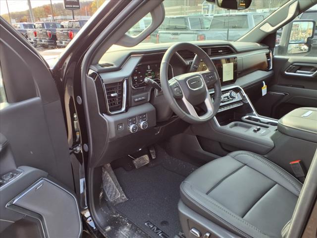 2025 GMC Sierra 2500HD 4WD CREW CAB 172  DENALI