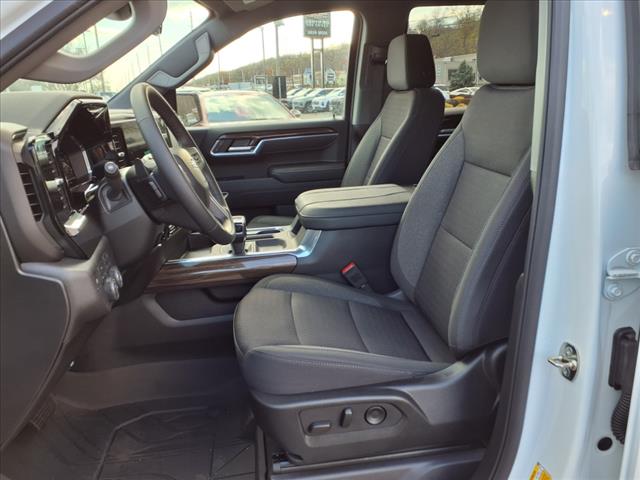 2025 Chevrolet Silverado 1500 4WD CREW CAB 147  RST