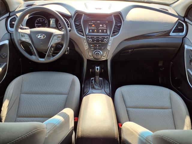 2017 Hyundai SANTA FE SE