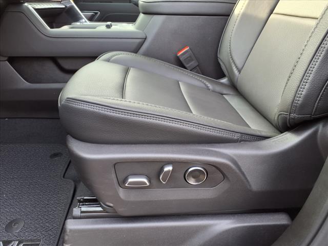 2025 GMC Sierra 3500HD 4WD CREW CAB 172  DENALI