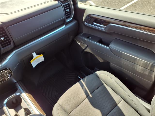 2025 Chevrolet Silverado 1500 4WD CREW CAB 147  LT TRAI