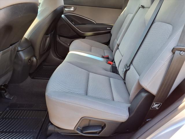 2017 Hyundai SANTA FE SE