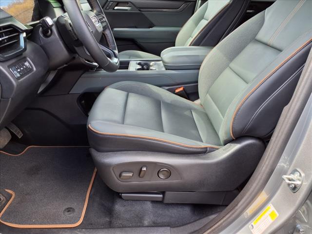 2024 GMC Acadia AT4