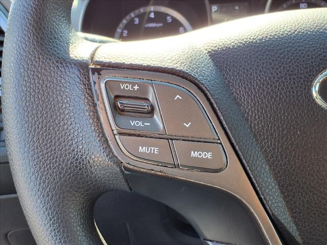 2017 Hyundai SANTA FE SE