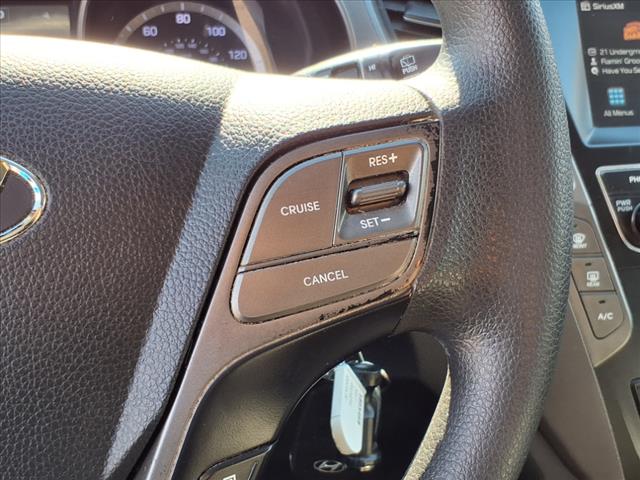 2017 Hyundai SANTA FE SE