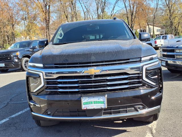 2025 Chevrolet Suburban 4WD 4DR LT