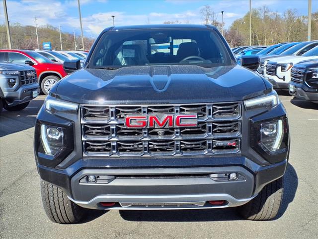 2025 GMC Canyon 4WD CREW CAB AT4