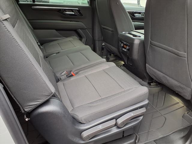 2025 Chevrolet Suburban 4WD 4DR LS