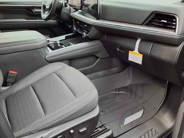 2025 Chevrolet Suburban 4WD 4DR LS