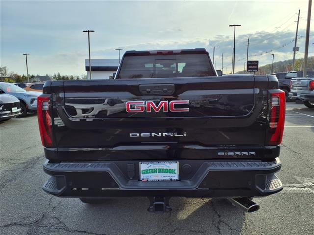 2025 GMC Sierra 3500HD 4WD CREW CAB 172  DENALI