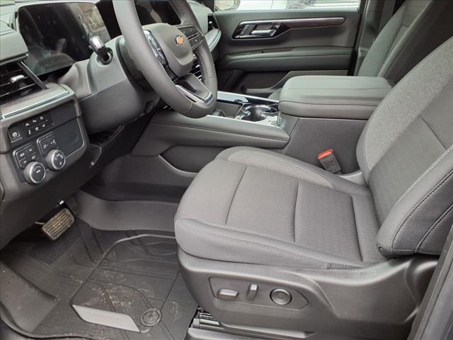 2025 Chevrolet Suburban 4WD 4DR LS