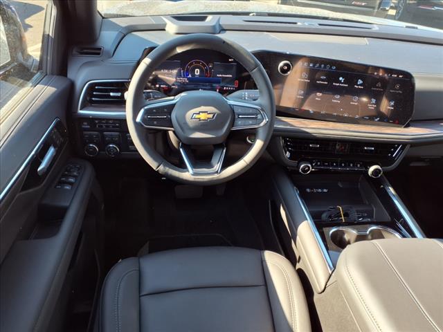 2025 Chevrolet Suburban 4WD 4DR LT
