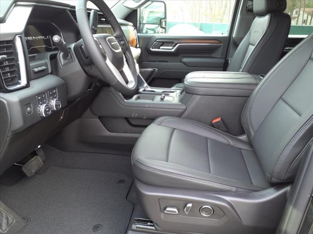 2024 GMC Sierra 2500HD 4WD CREW CAB 159  DENALI