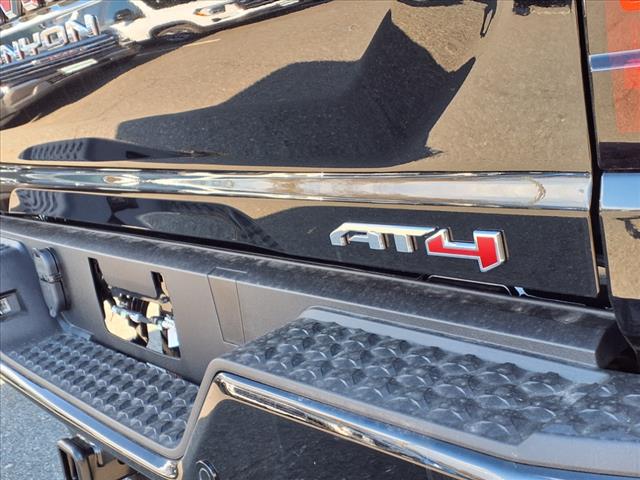 2025 GMC Canyon 4WD CREW CAB AT4